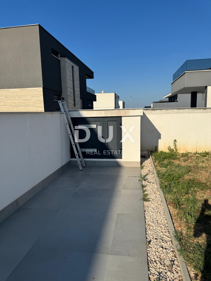 Casa Zemunik Gornji, Zemunik Donji, 217m2