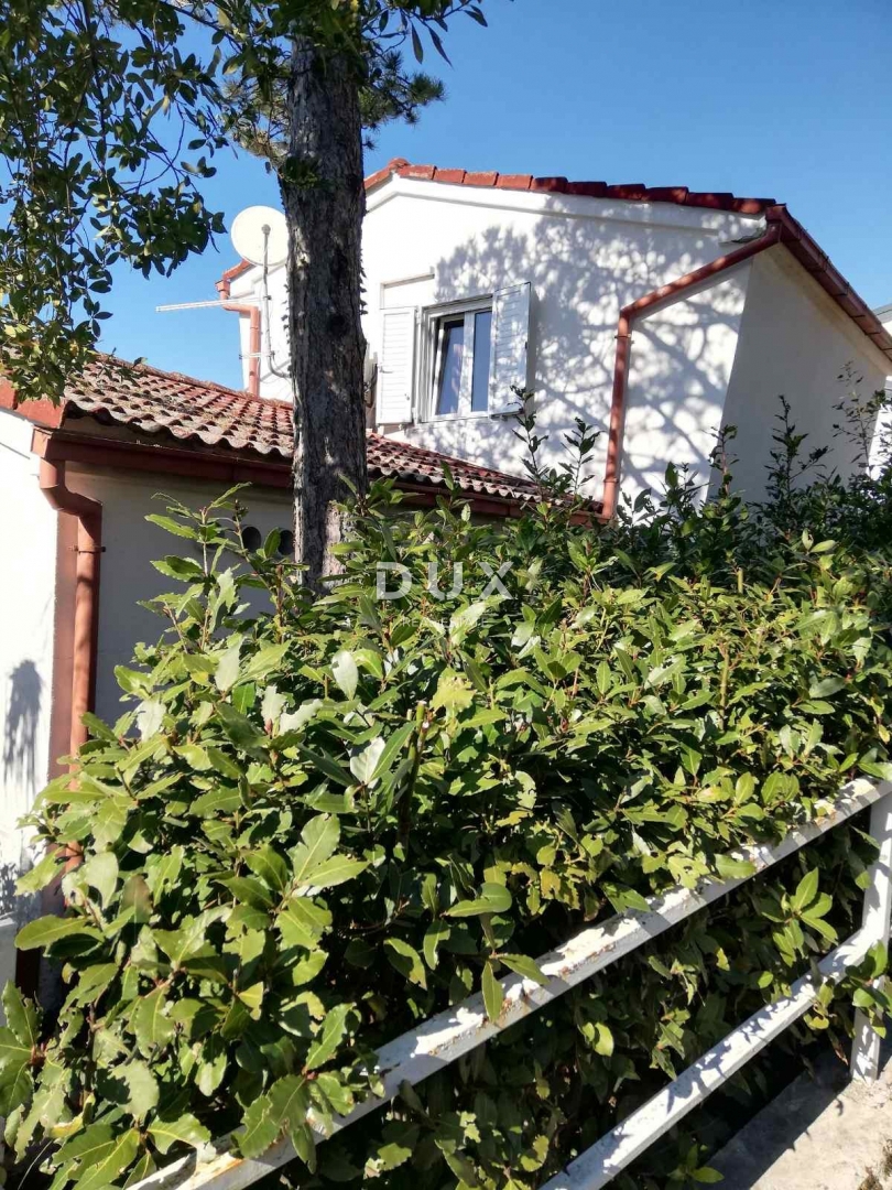 KRALJEVICA - casa con due appartamenti, seconda fila al mare