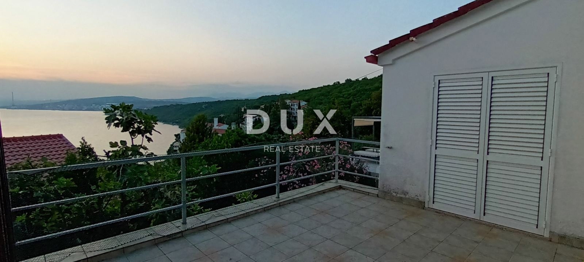 KRALJEVICA - casa con due appartamenti, seconda fila al mare