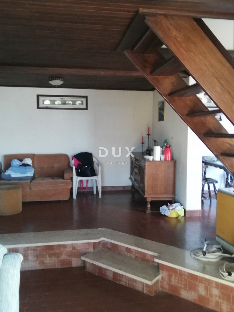 KRALJEVICA - casa con due appartamenti, seconda fila al mare