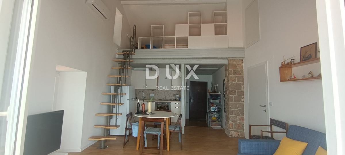 NOVI VINODOLSKI - appartamento con una splendida vista sul mare e sul porto turistico