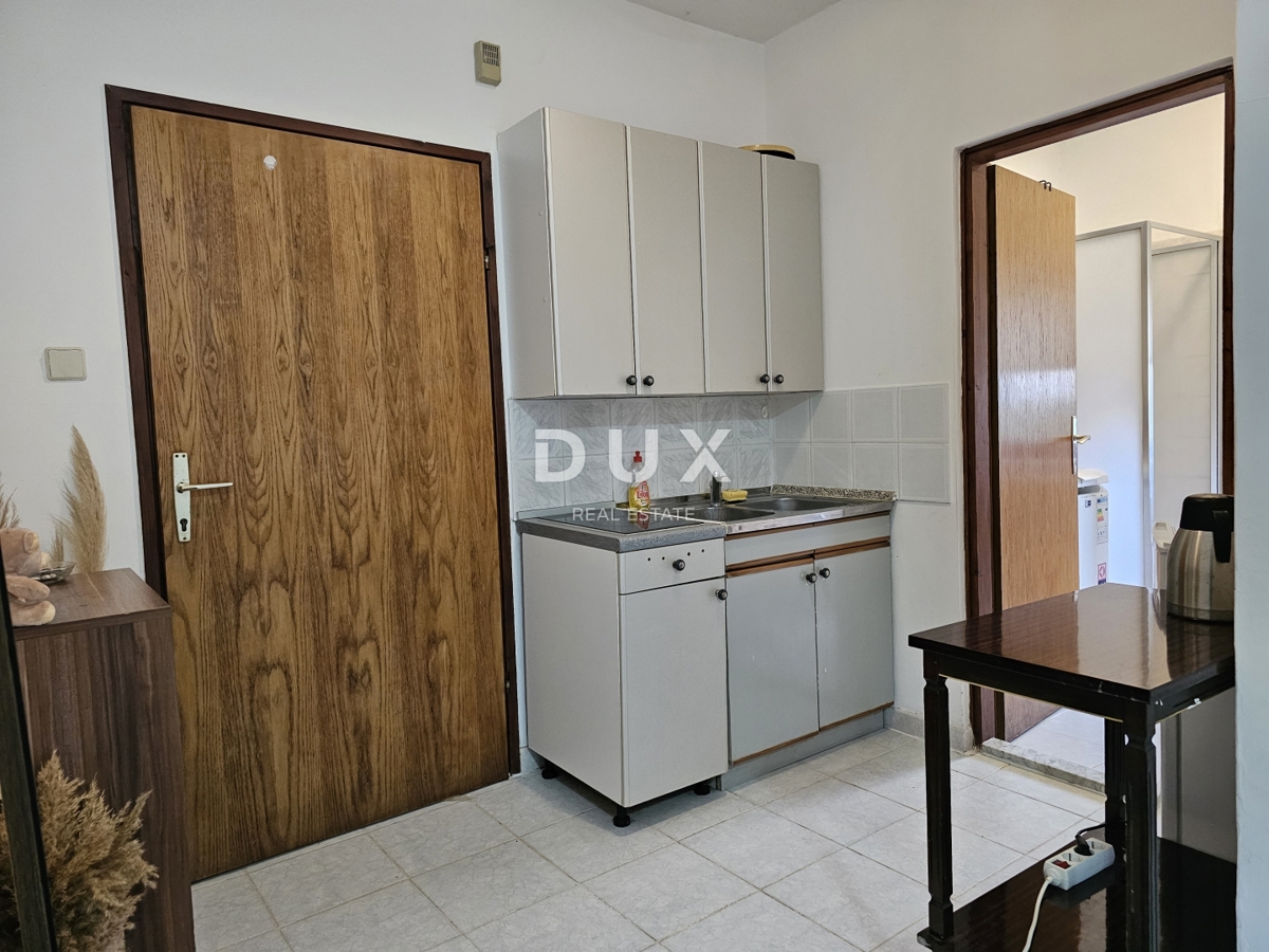 ISOLA DI KRK, CITTÀ DI KRK - Appartamento ideale al piano terra con parcheggio