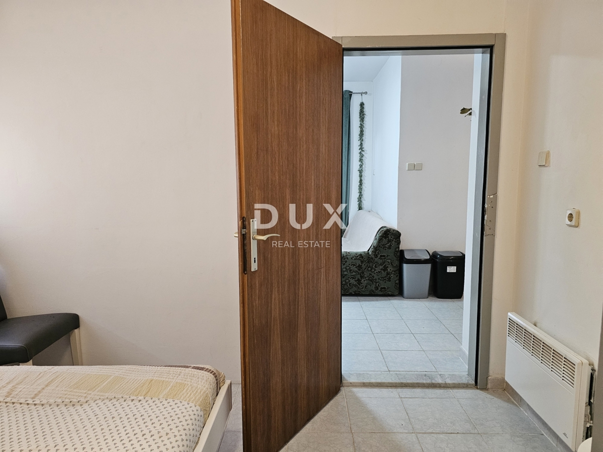 ISOLA DI KRK, CITTÀ DI KRK - Appartamento ideale al piano terra con parcheggio