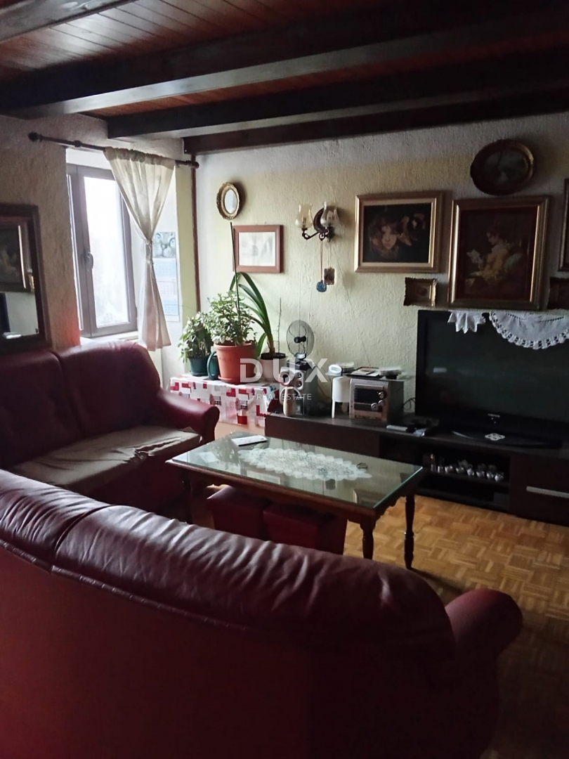 ABBAZIA, MATULJI, JURDANI - casa con garage e giardino di 863 m2!!! OPPORTUNITÀ!!!