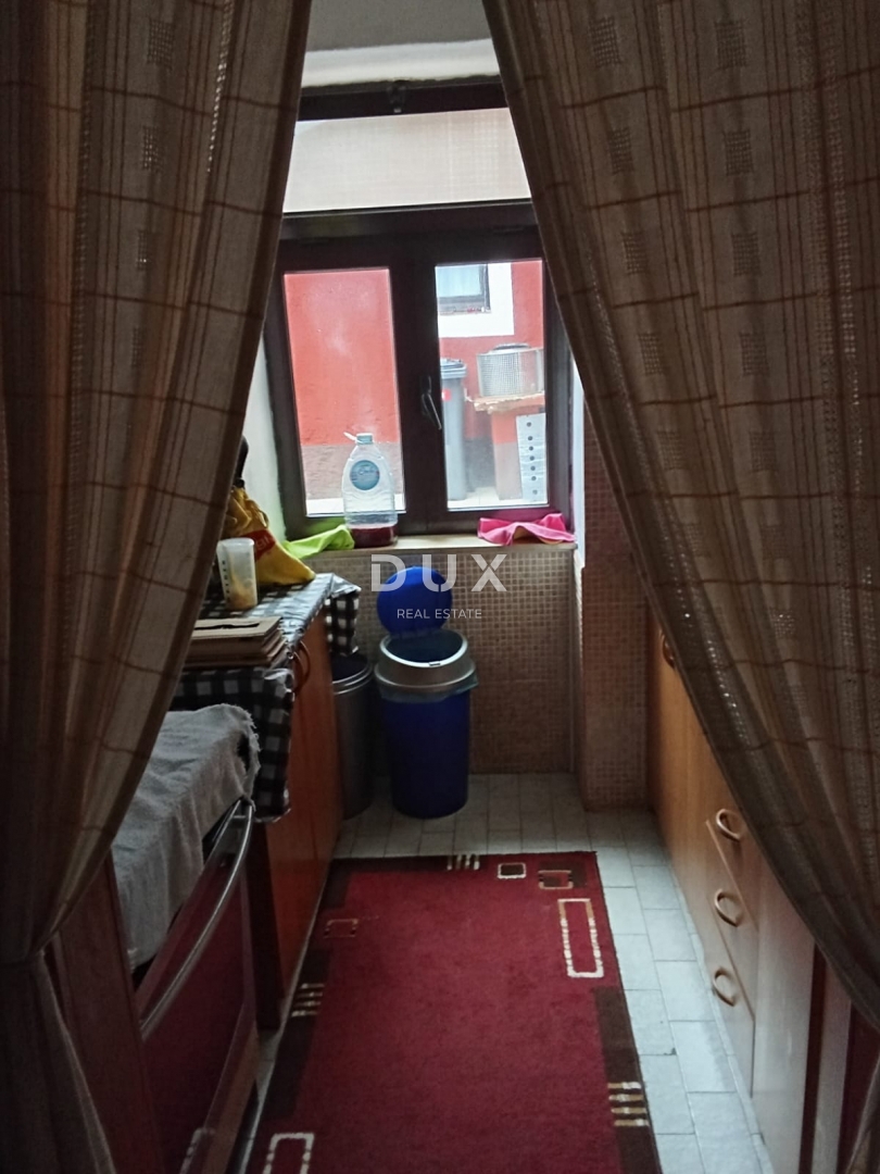 ABBAZIA, MATULJI, JURDANI - casa con garage e giardino di 863 m2!!! OPPORTUNITÀ!!!