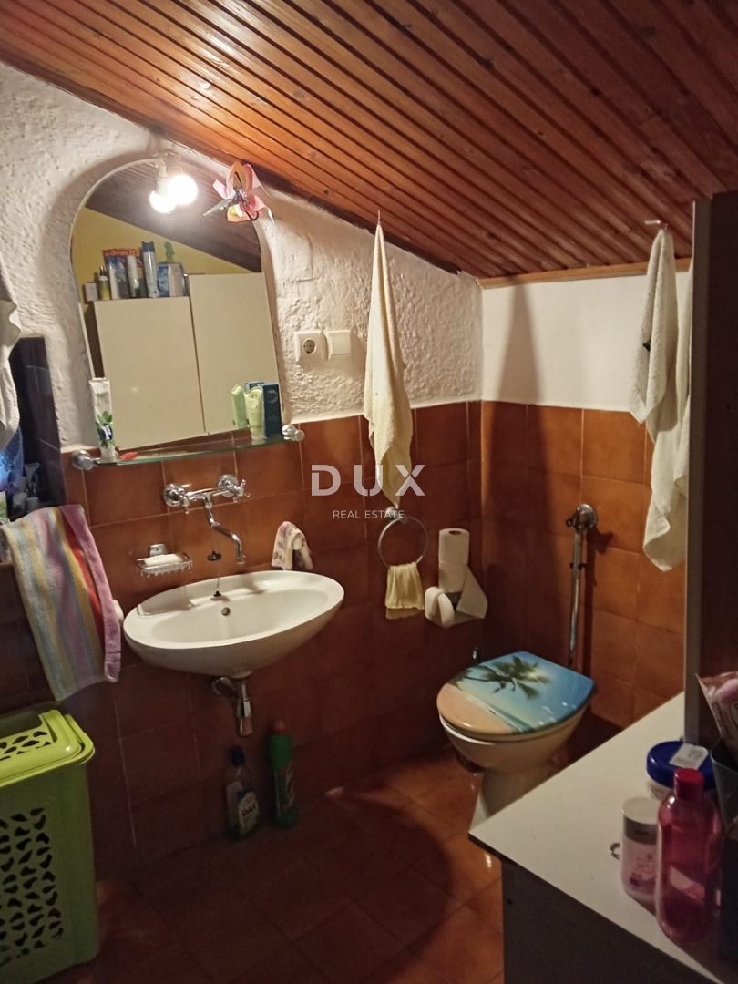 ABBAZIA, MATULJI, JURDANI - casa con garage e giardino di 863 m2!!! OPPORTUNITÀ!!!