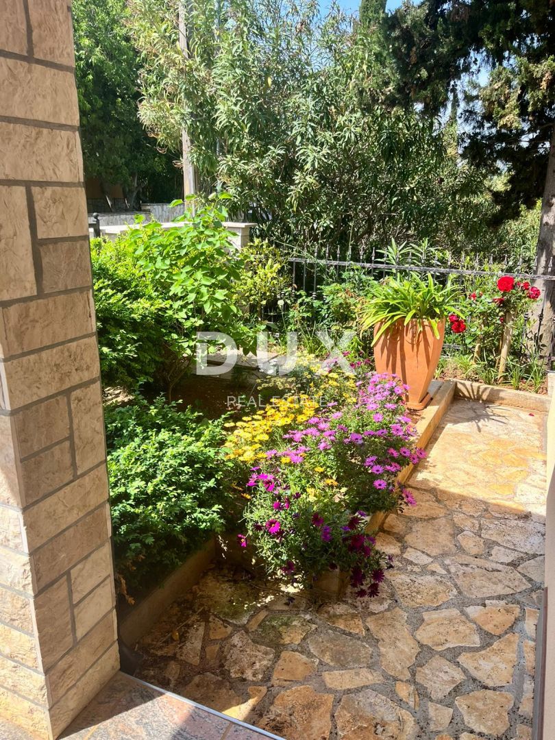 ISTRIA, PREMANTURA - Casa con garage vicino alla spiaggia e a Capo Kamenjak