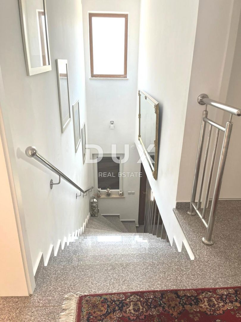 ISTRIA, PREMANTURA - Casa con garage vicino alla spiaggia e a Capo Kamenjak