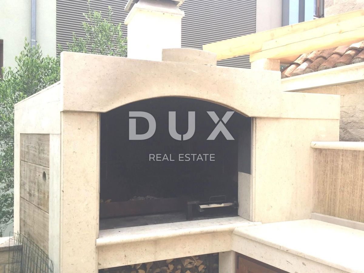 ISTRIA, PREMANTURA - Casa con garage vicino alla spiaggia e a Capo Kamenjak