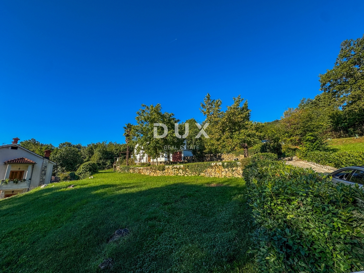 OPATIJA, OPRIĆ – terreno edificabile per investimenti di 2.437 m² con vista sul mare