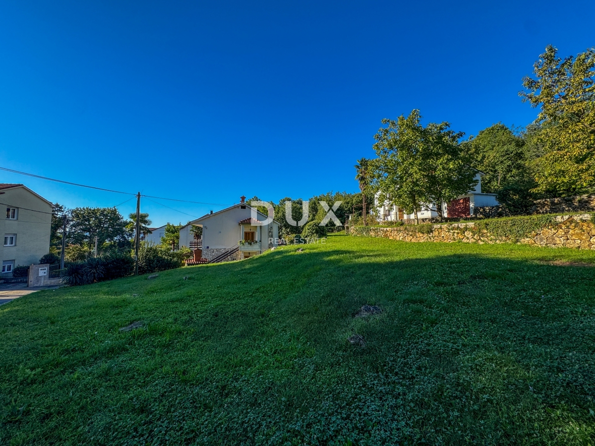 OPATIJA, OPRIĆ – terreno edificabile per investimenti di 2.437 m² con vista sul mare