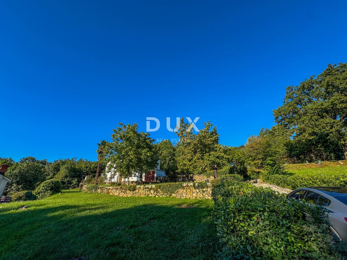OPATIJA, OPRIĆ – terreno edificabile per investimenti di 2.437 m² con vista sul mare