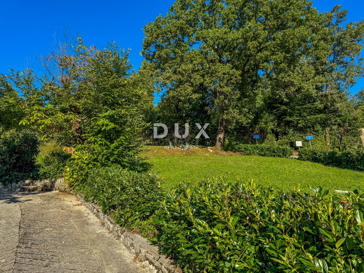 OPATIJA, OPRIĆ – terreno edificabile per investimenti di 2.437 m² con vista sul mare