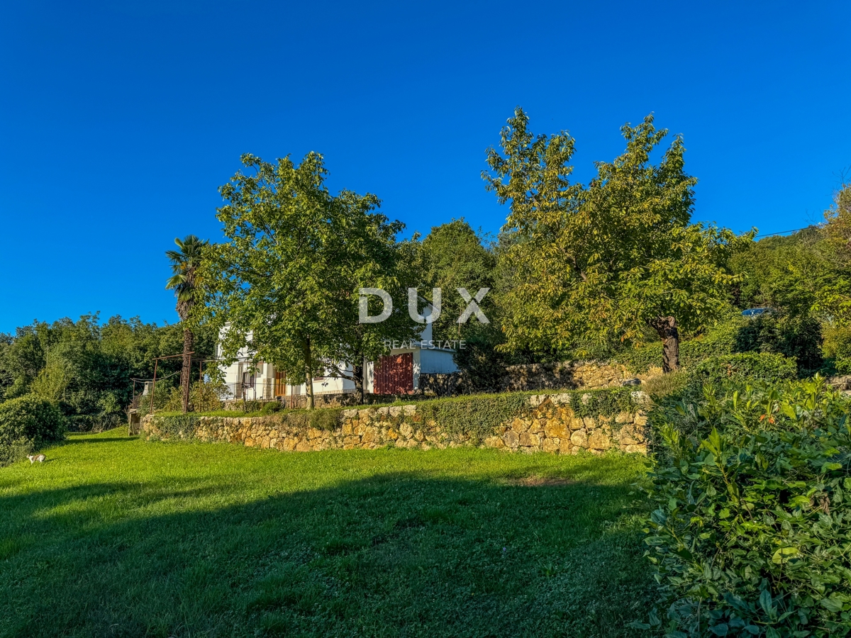 OPATIJA, OPRIĆ – terreno edificabile per investimenti di 2.437 m² con vista sul mare