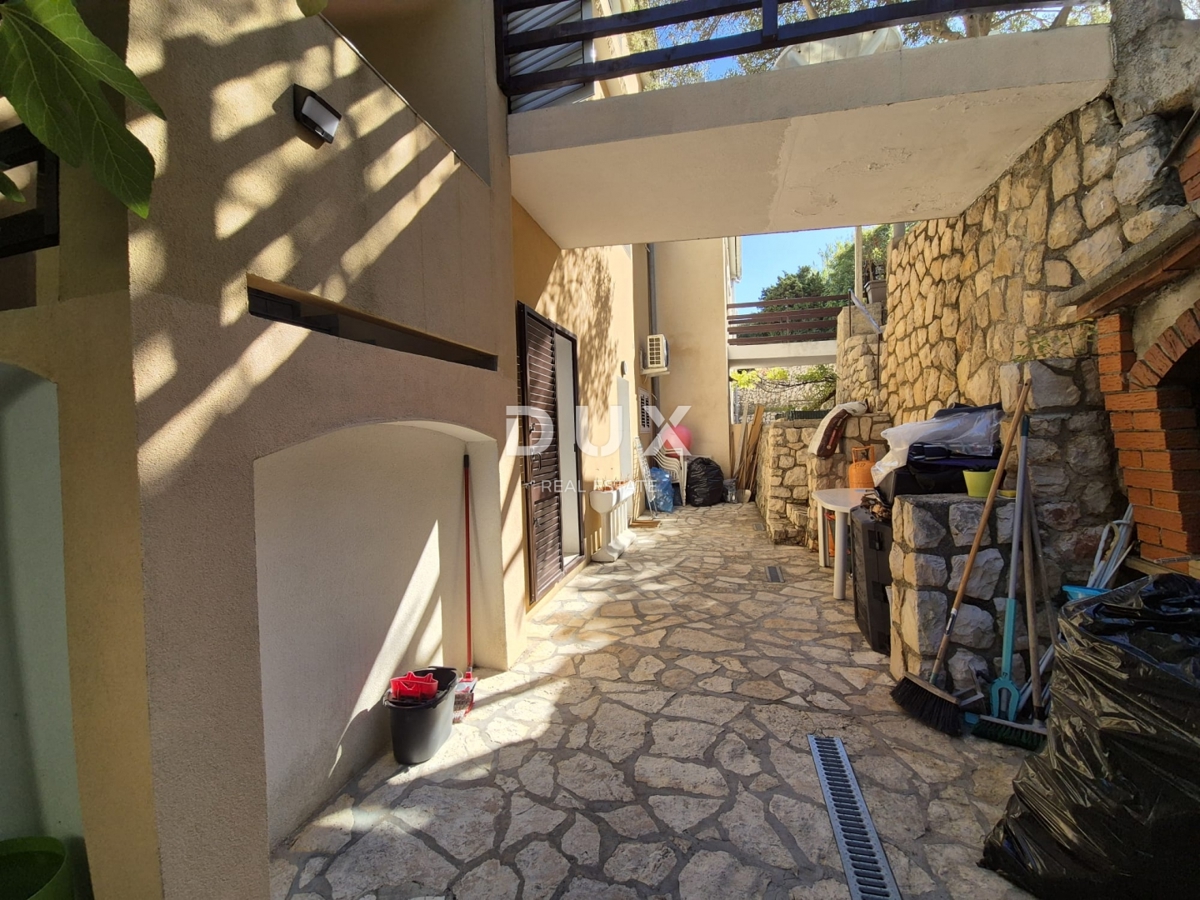 PAG, CITTÀ DI PAG - Spaziosa casa con vista panoramica sul mare e sul Velebit