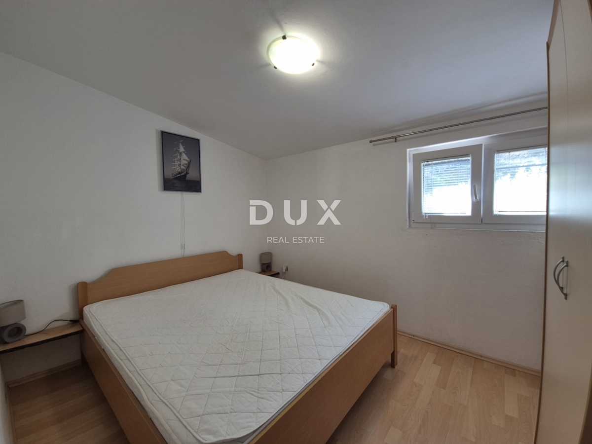 PAG, CITTÀ DI PAG - Spaziosa casa con vista panoramica sul mare e sul Velebit