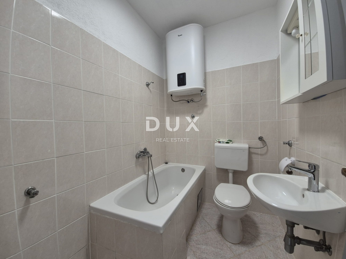 PAG, CITTÀ DI PAG - Spaziosa casa con vista panoramica sul mare e sul Velebit