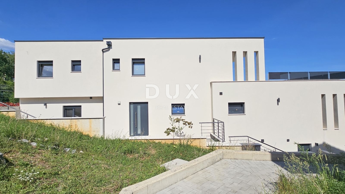 ABBAZIA, LOVRAN - appartamento di lusso di 94 m2 al primo piano, a 300 m dal mare