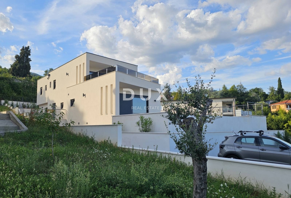 ABBAZIA, LOVRAN - appartamento di lusso di 94 m2 al primo piano, a 300 m dal mare