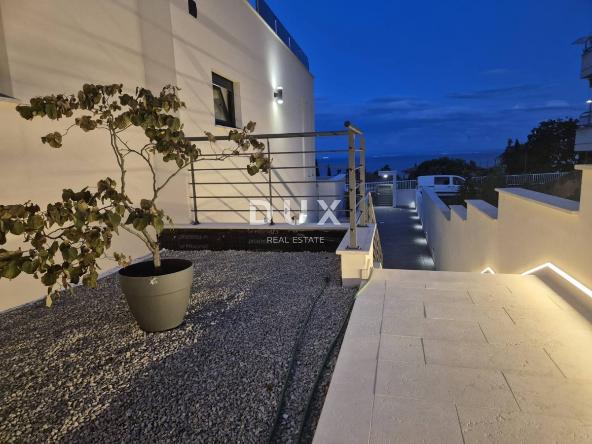 ABBAZIA, LOVRAN - appartamento di lusso di 94 m2 al primo piano, a 300 m dal mare