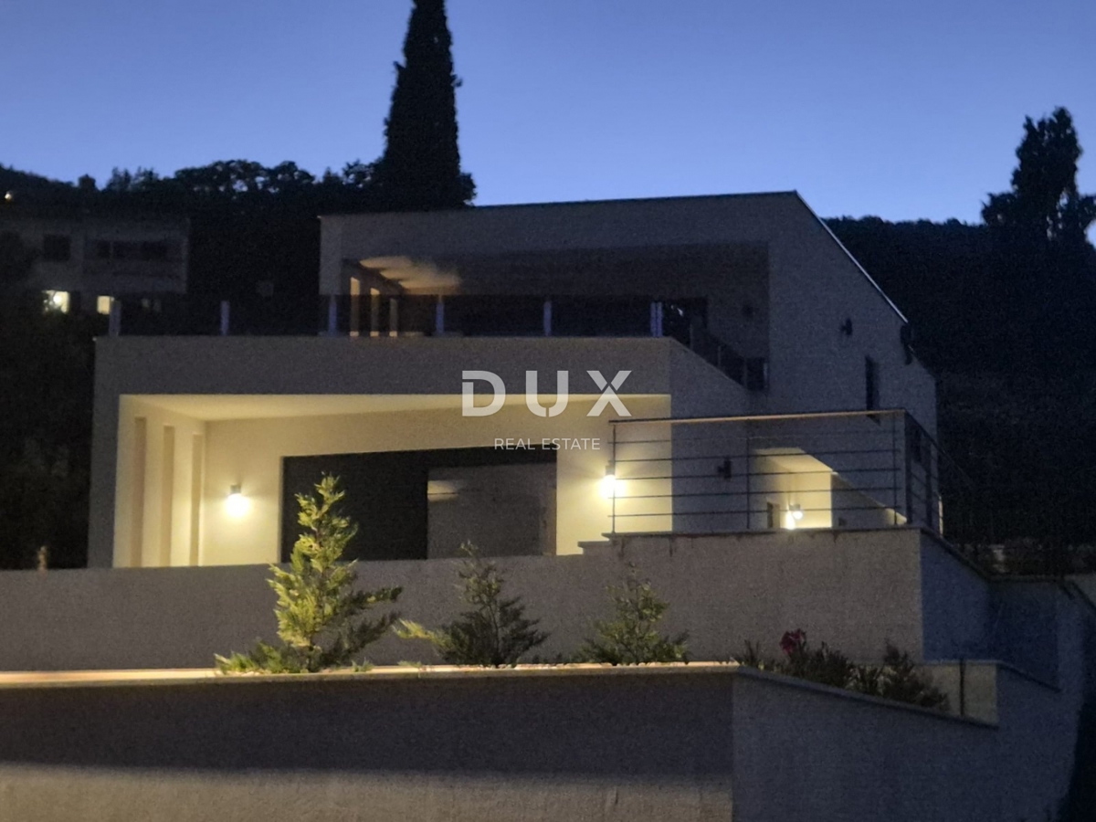 ABBAZIA, LOVRAN - appartamento di lusso di 94 m2 al primo piano, a 300 m dal mare