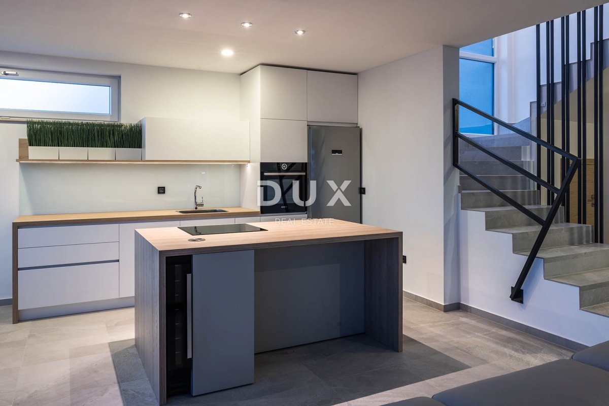 ISOLA DI KRK - prestigioso nuovo edificio con vista mare