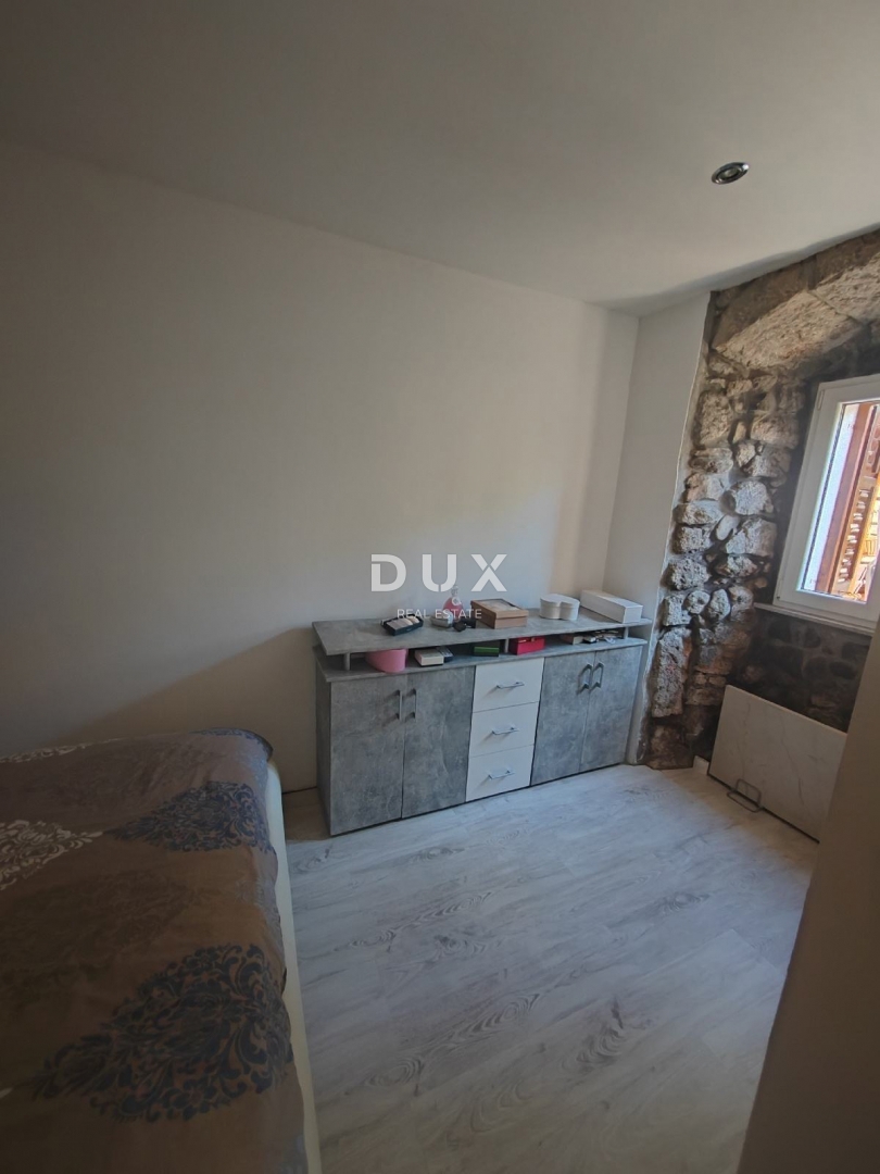 OPATIJA, VOLOSKO - elegante proprietà con due appartamenti a pochi passi dal mare, 87m2