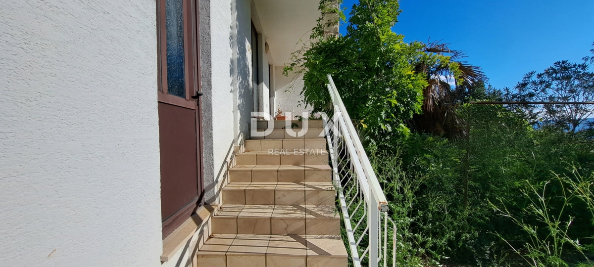 CRIKVENICA - casa bifamiliare con vista panoramica su Krk e sul mare