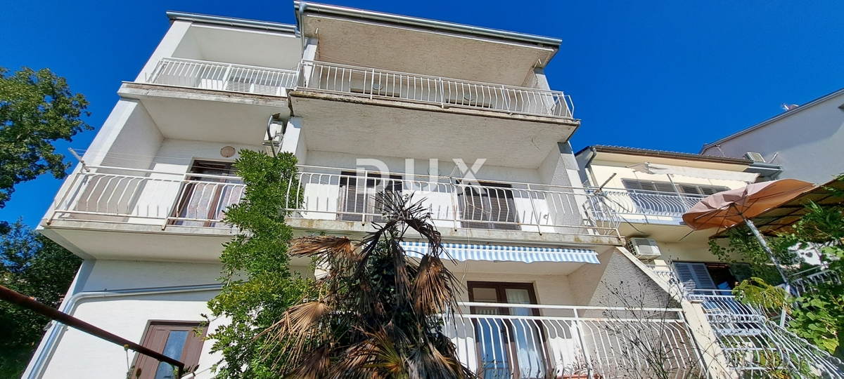 CRIKVENICA - casa bifamiliare con vista panoramica su Krk e sul mare