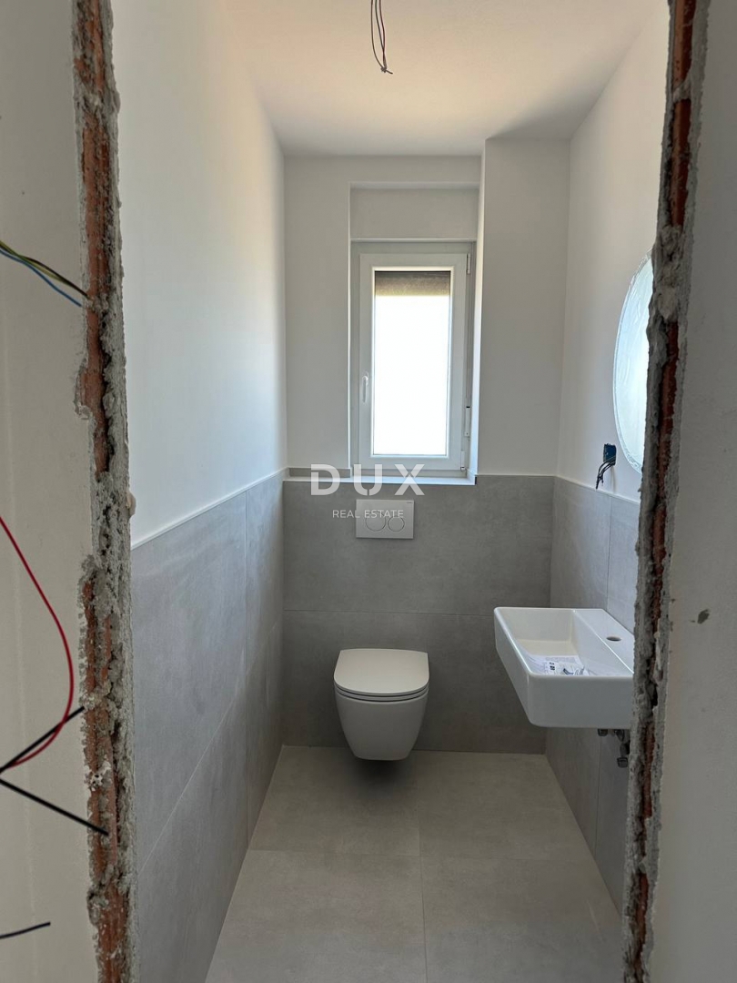 ISTRIA, PARENZO - Appartamento in un nuovo edificio con vista mare