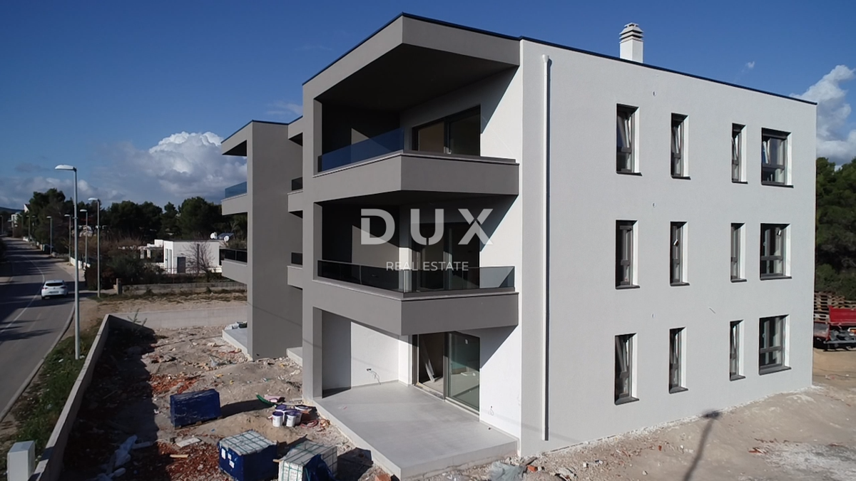 ŠIBENIK, SRIMA - Appartamento di lusso con giardino in un nuovo edificio! POSIZIONE ECCEZIONALE!