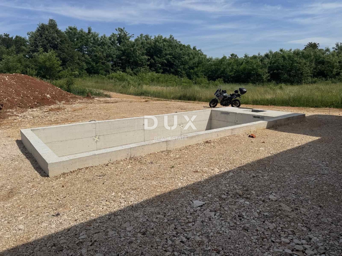 ISTRIA, LABIN - Casa nel bosco (incompiuta), vicino a Labin, 152m2