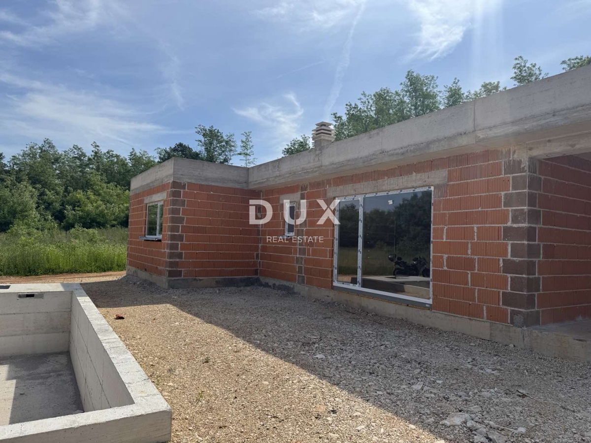 ISTRIA, LABIN - Casa nel bosco (incompiuta), vicino a Labin, 152m2