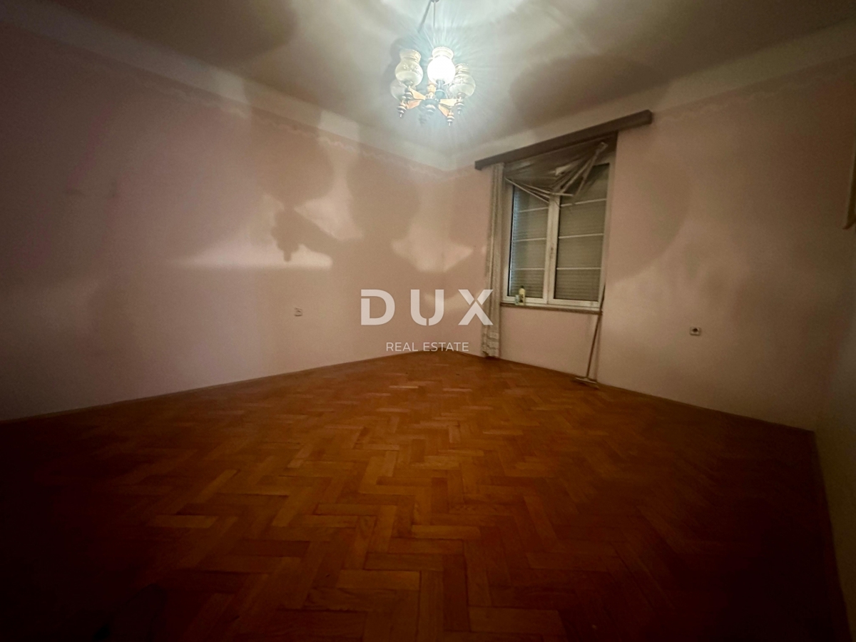 RIJEKA, CENTRO/PEĆINE – Spazioso appartamento con vista mare e sconto esclusivo per un progetto di ristrutturazione!