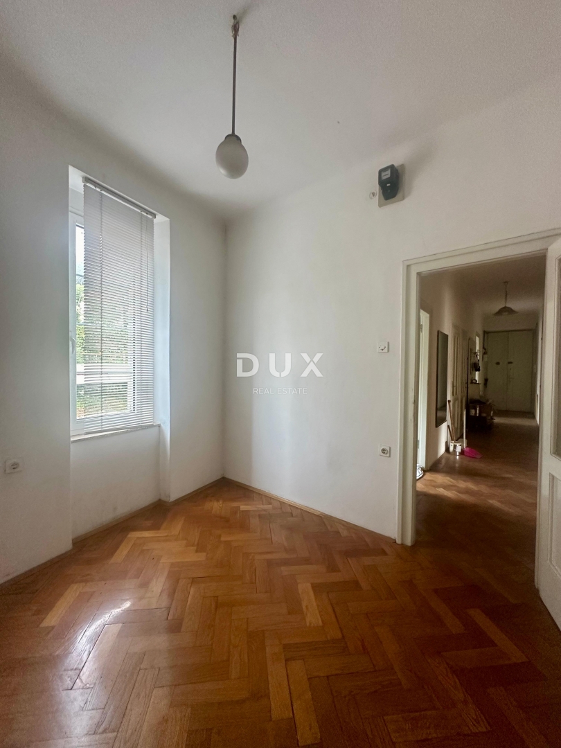 RIJEKA, CENTRO/PEĆINE – Spazioso appartamento con vista mare e sconto esclusivo per un progetto di ristrutturazione!