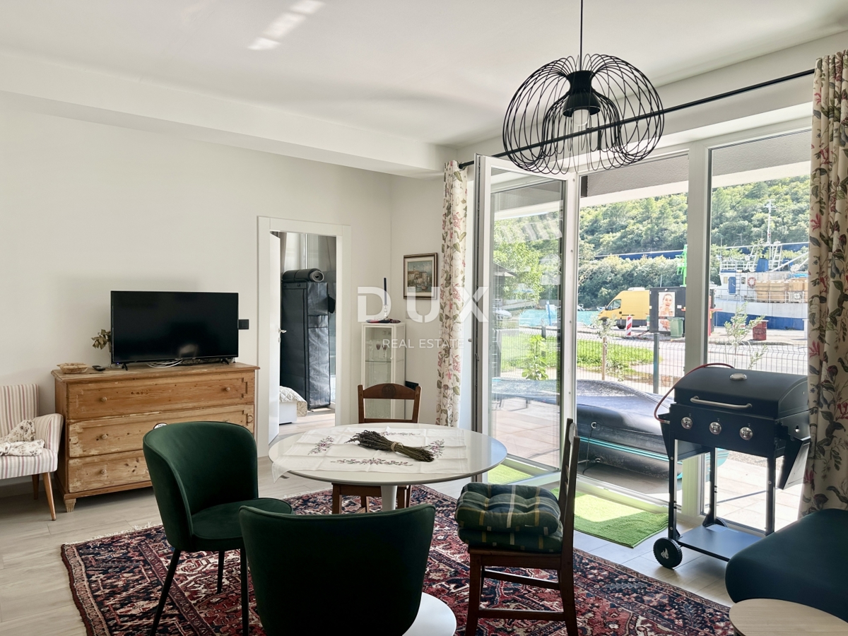 ISTRIA, PLOMIN LUKA - Appartamento prima fila al mare SCONTATO!