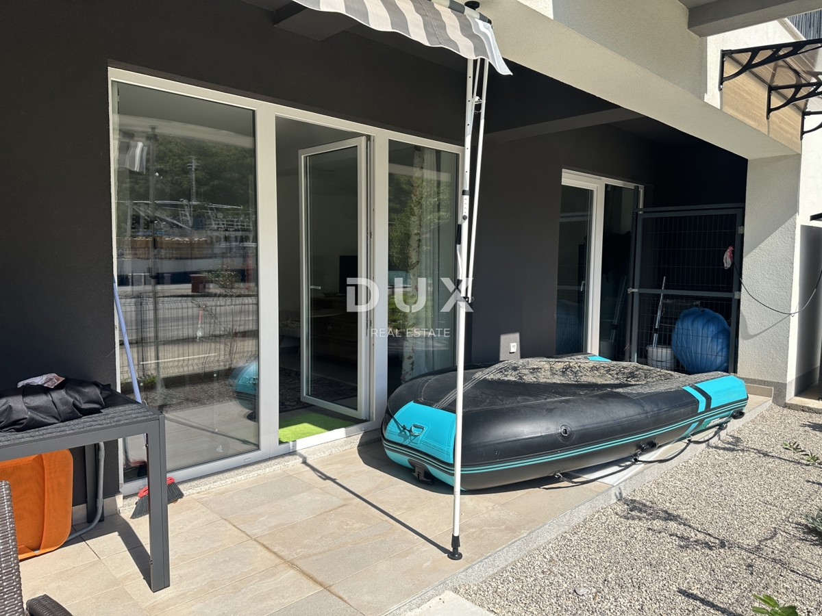 ISTRIA, PLOMIN LUKA - Appartamento prima fila al mare SCONTATO!