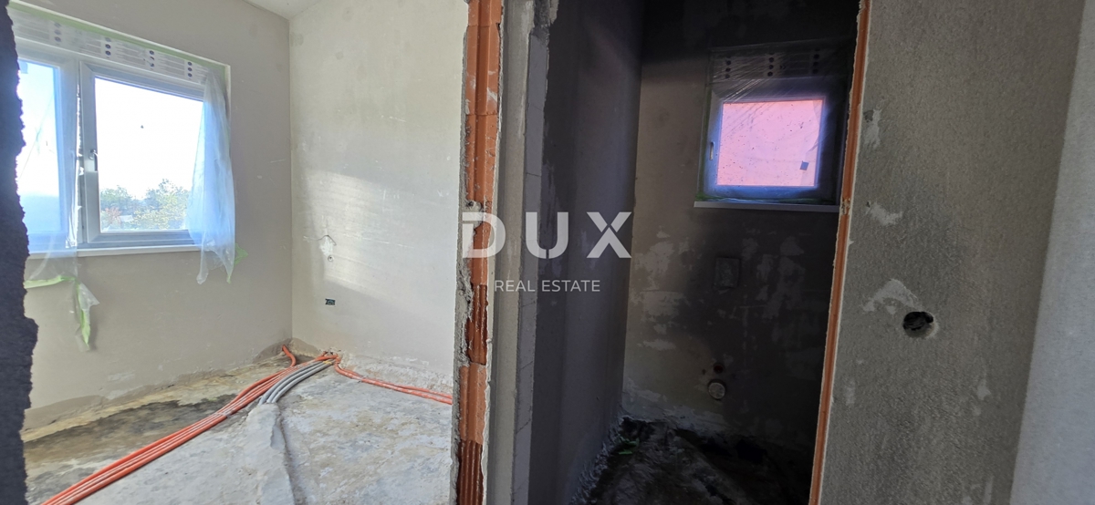 ISTRIA, PARENZO - Nuova costruzione, casa di design a un piano con piscina privata