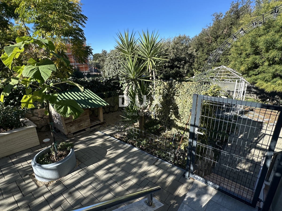 ZADAR, DIKLO - Grazioso appartamento con giardino e vista mare!