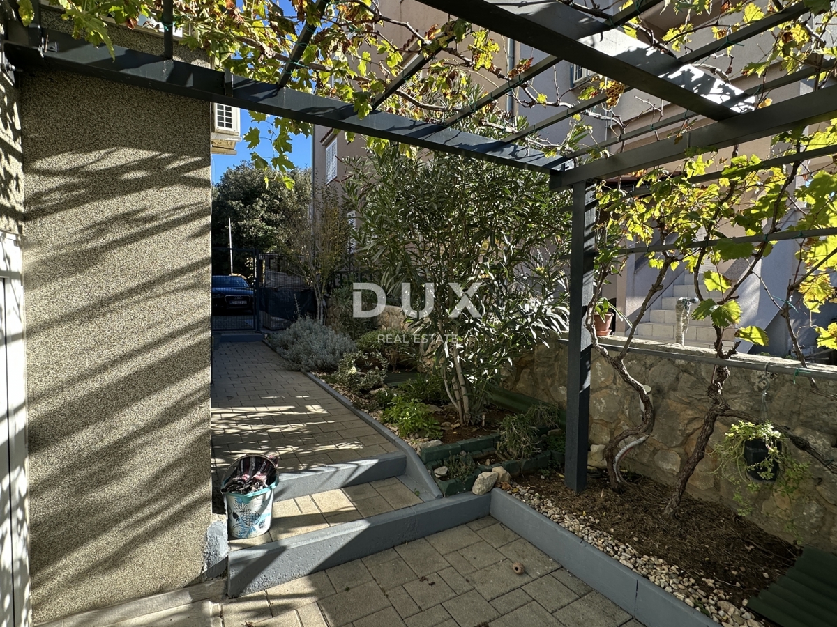 ZADAR, DIKLO - Grazioso appartamento con giardino e vista mare!