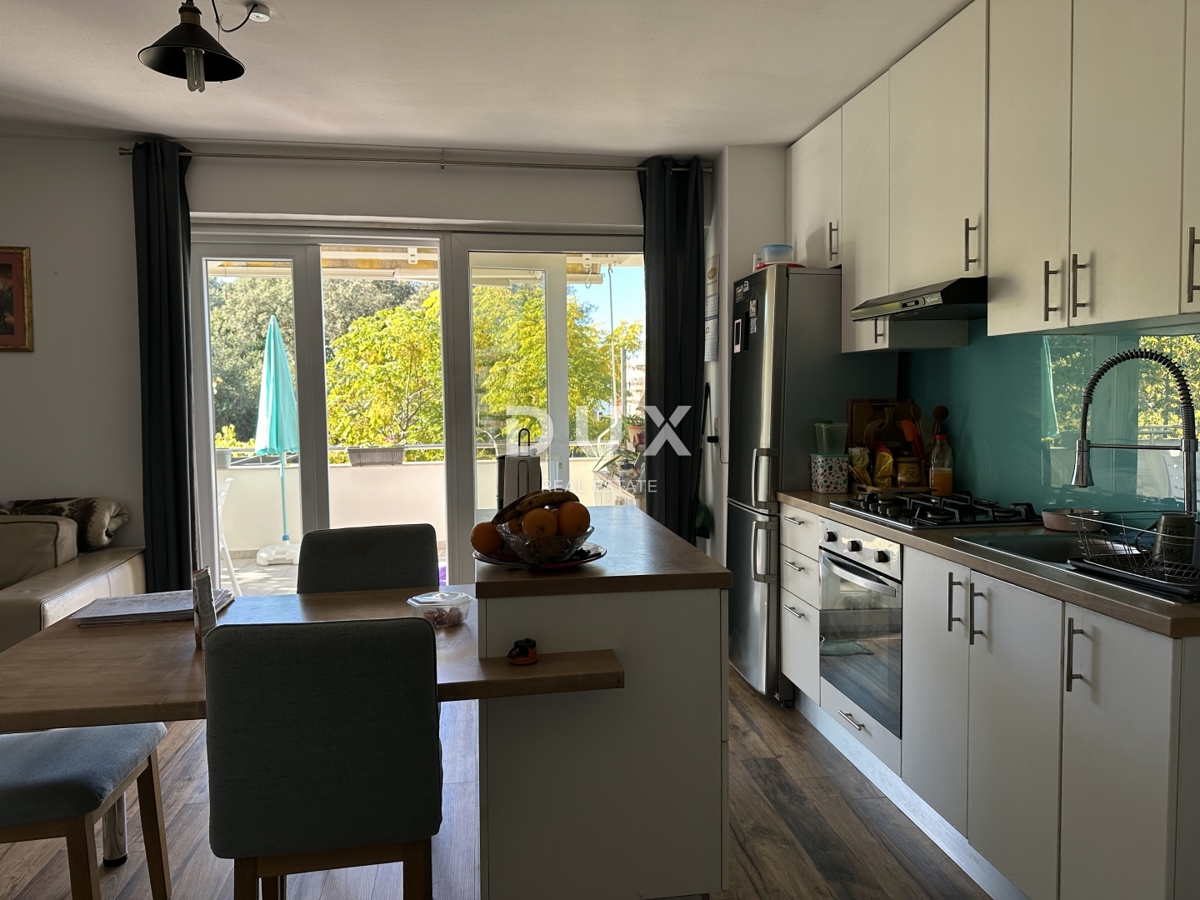 ZADAR, DIKLO - Grazioso appartamento con giardino e vista mare!