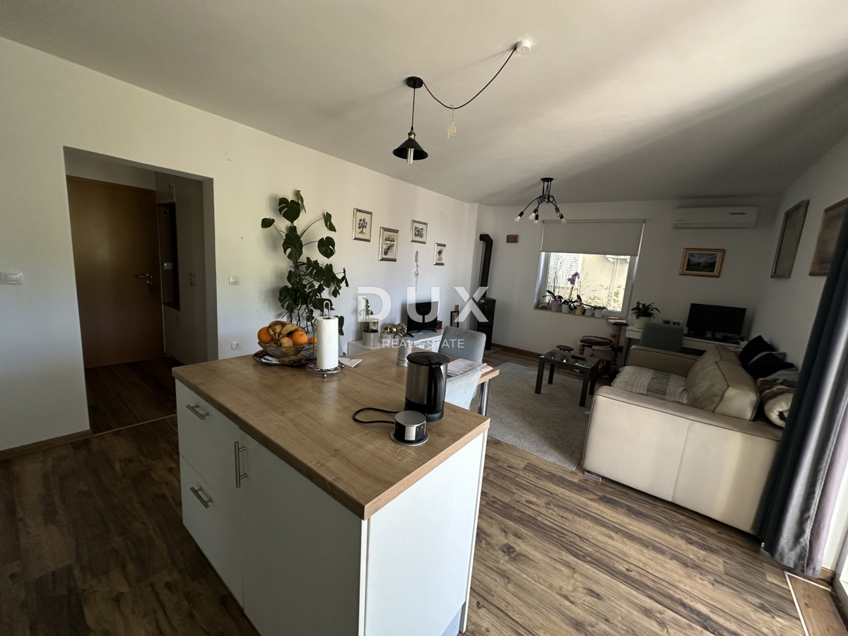 ZADAR, DIKLO - Grazioso appartamento con giardino e vista mare!