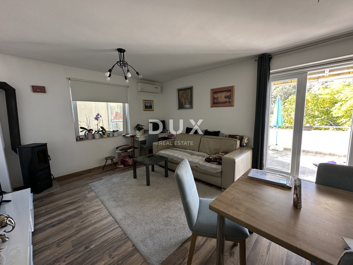 ZADAR, DIKLO - Grazioso appartamento con giardino e vista mare!