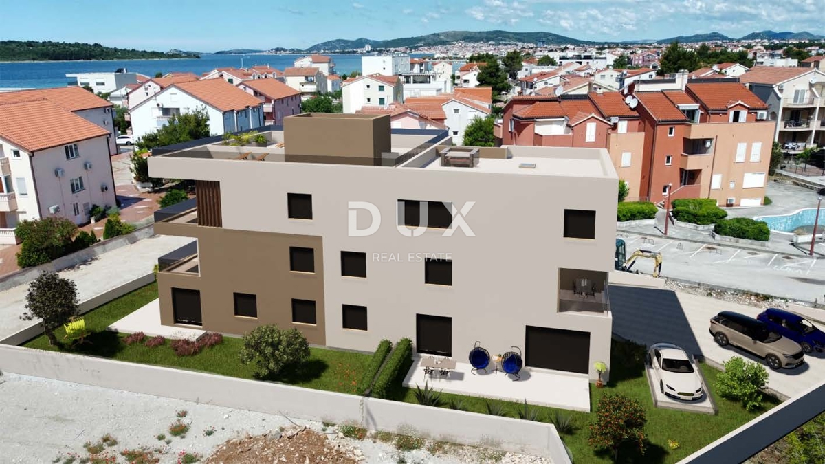 SEBENICO, SRIMA - NUOVA COSTRUZIONE, Appartamento con tre camere da letto e ampio giardino, a 70 m dal mare - una rarità sul mercato!