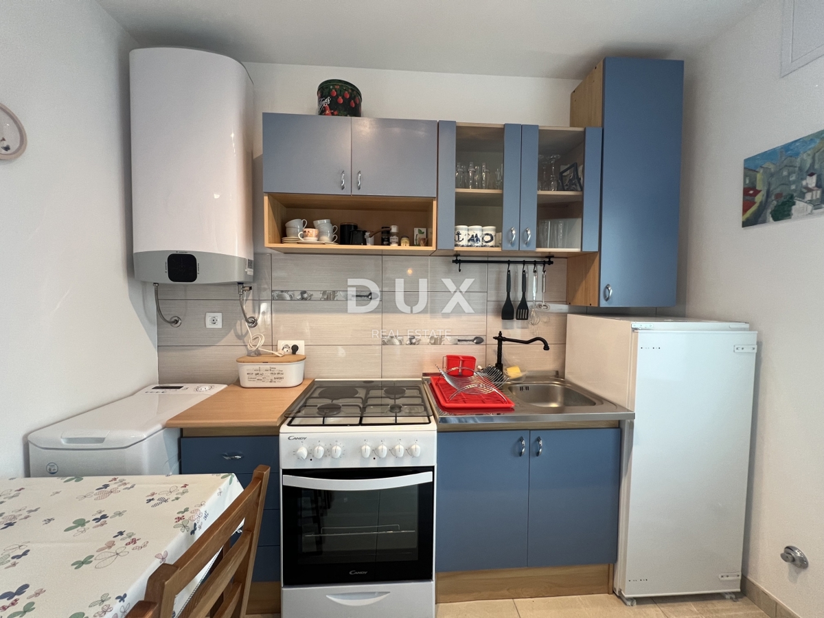 KOSTRENA – casa recentemente ristrutturata con giardino e vista panoramica sul mare