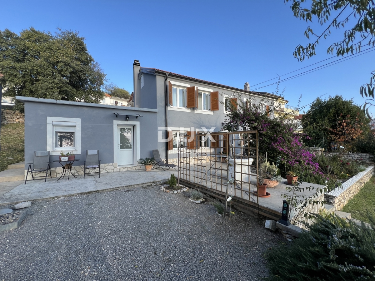 KOSTRENA – casa recentemente ristrutturata con giardino e vista panoramica sul mare