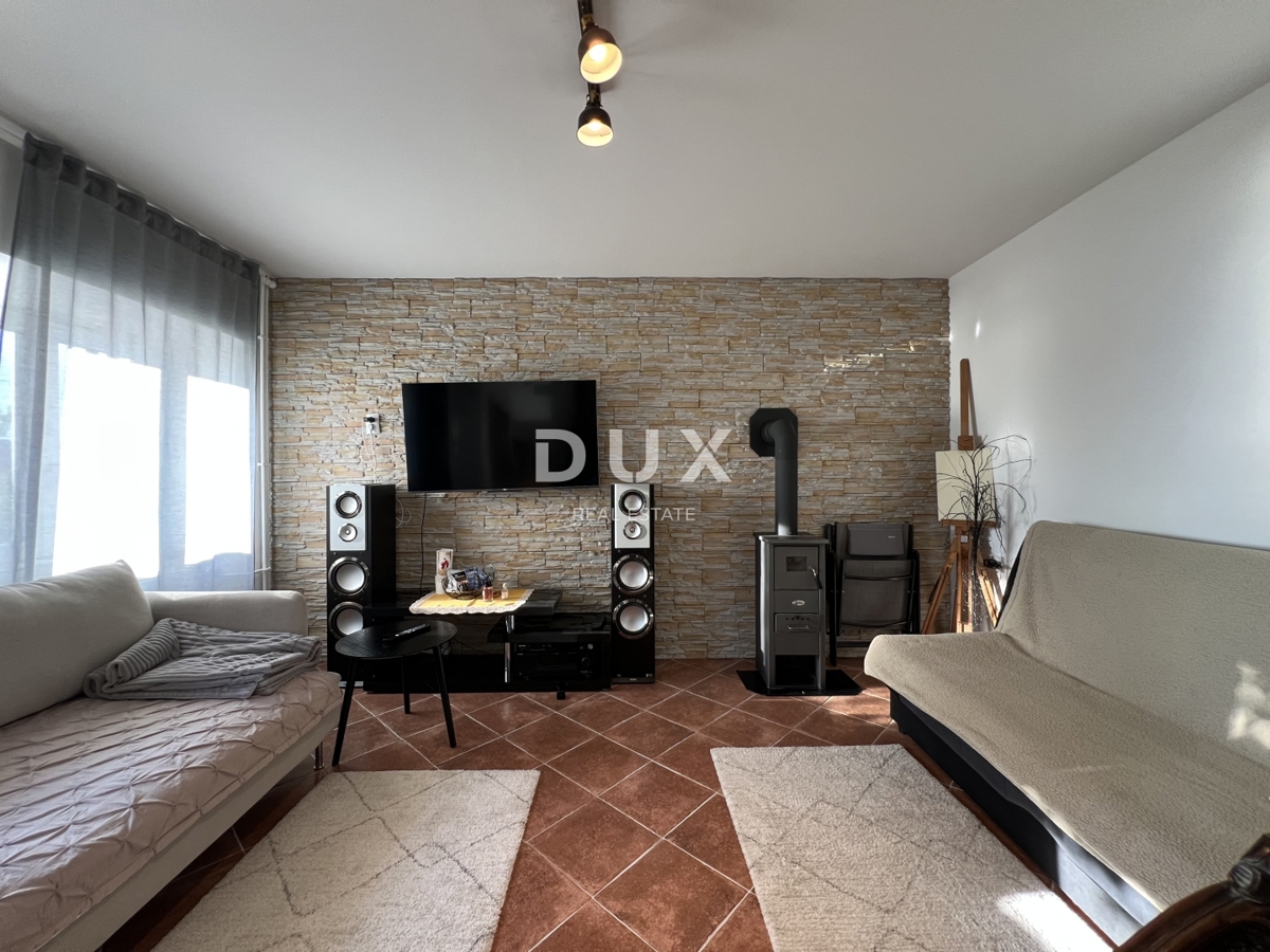 KOSTRENA – casa recentemente ristrutturata con giardino e vista panoramica sul mare