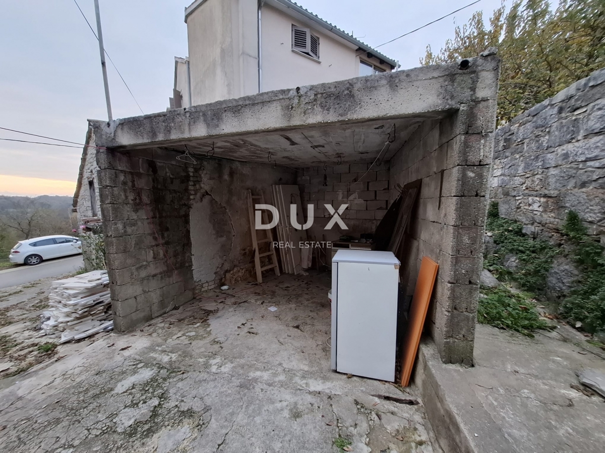 ISTRIA, PAZIN - Casa indipendente in pietra da ristrutturare parzialmente