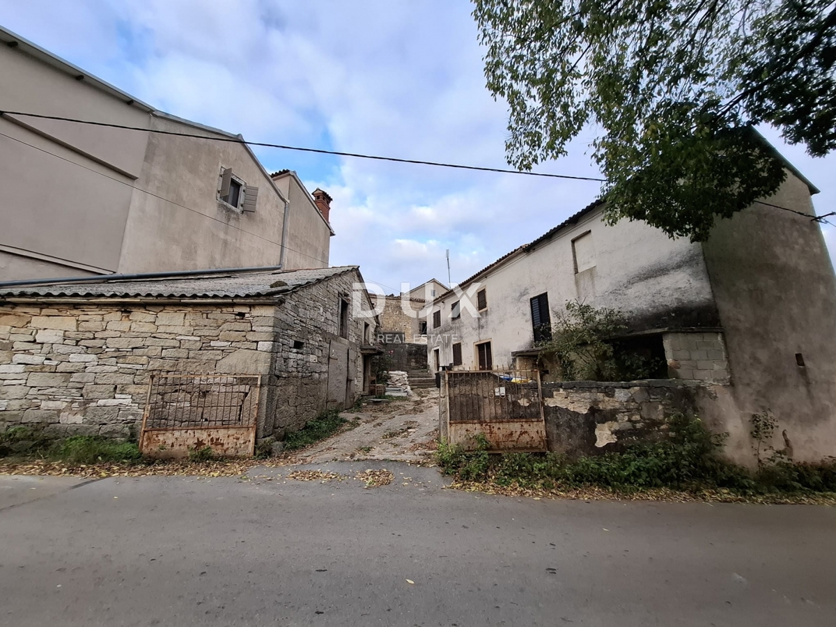 ISTRIA, PAZIN - Casa indipendente in pietra da ristrutturare parzialmente