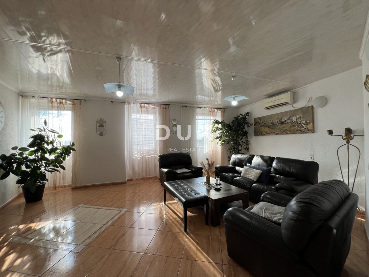 KASTAV – OCCASIONE DI INVESTIMENTO – quattro appartamenti e locale commerciale